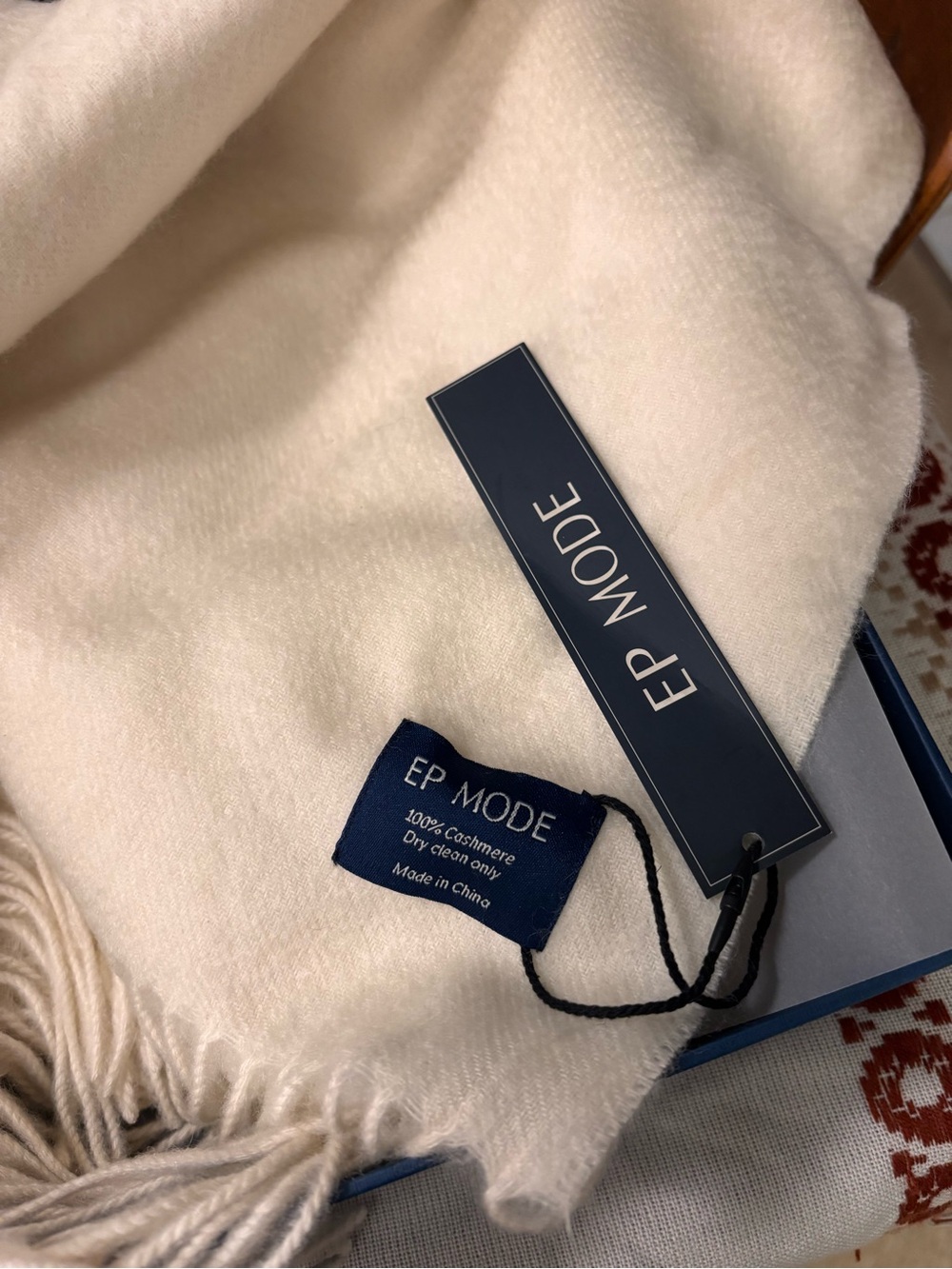 Cashmere Throw EP MODE in Whisper White